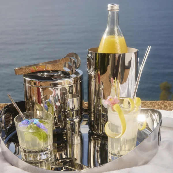 Luxury tableware and bar accessories for refined hospitality services